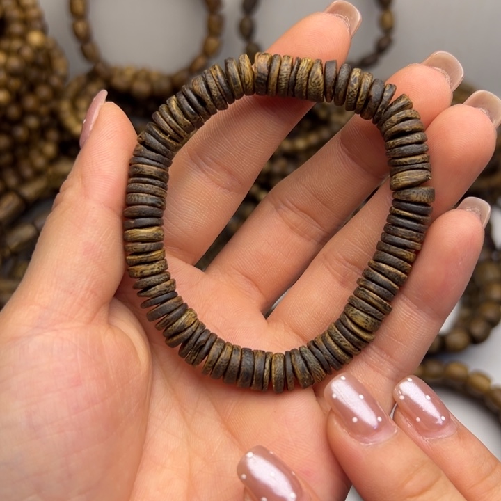 沉香碎屑沉香种植奇楠片片珠沉水浮卡08，8克