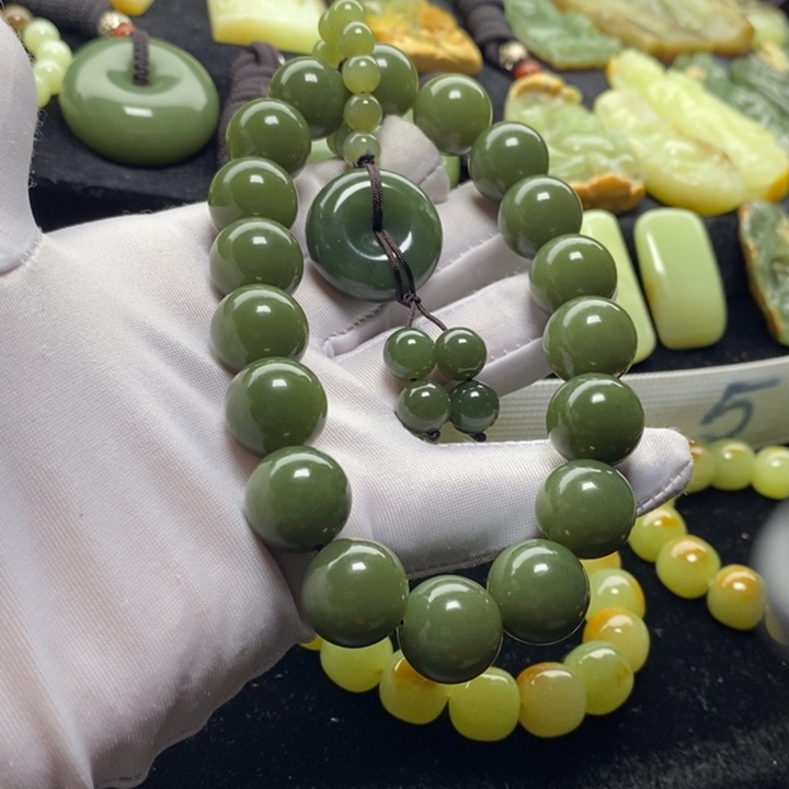 中***秋和田玉（糖玉）未镶嵌手链