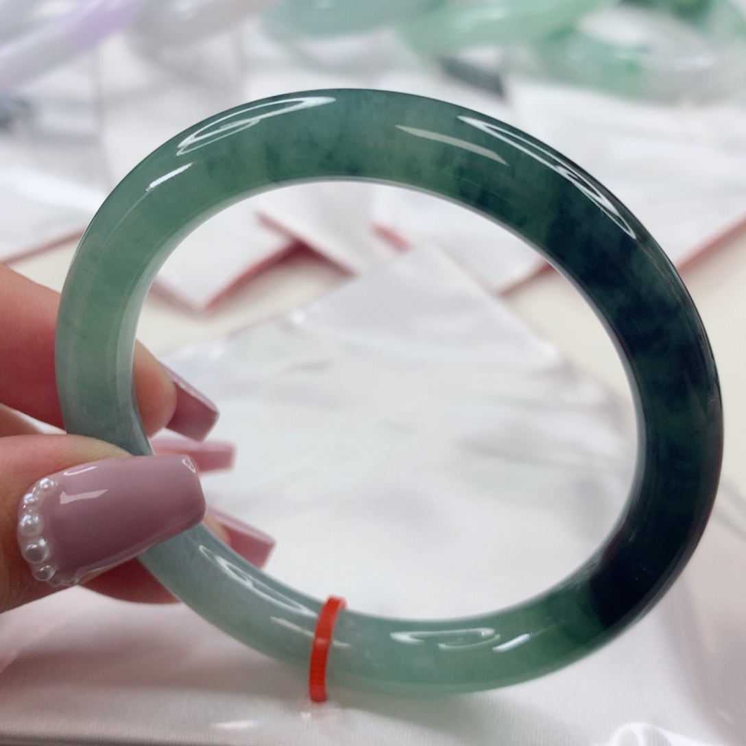 翡翠手镯未镶嵌52.8圈口