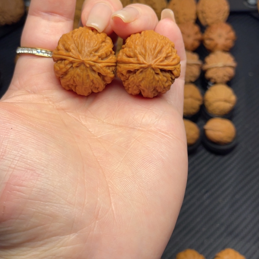 X****把件文玩核桃小时墩