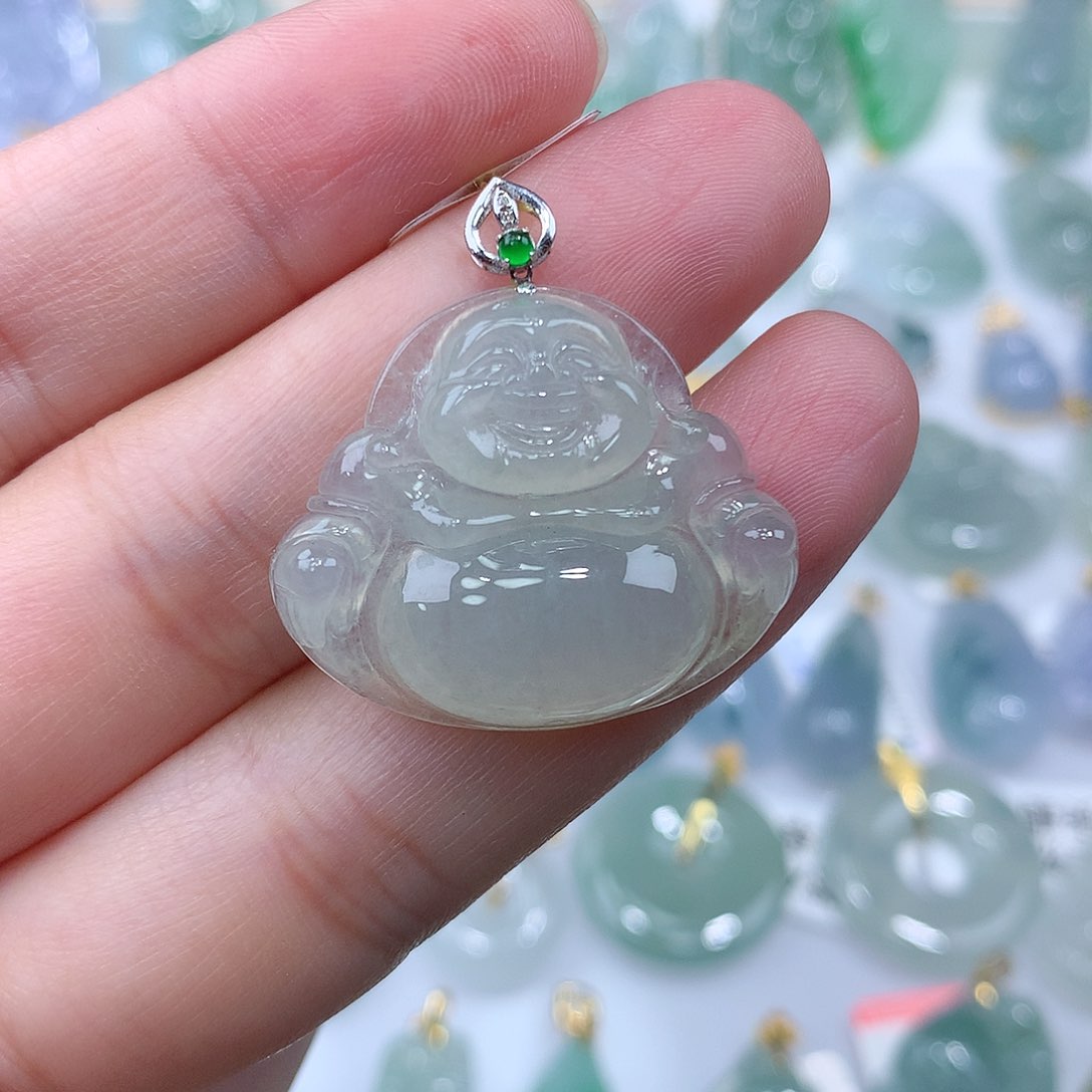 翡翠颈饰18K金镶嵌佛