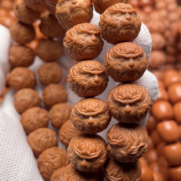 猴头核桃吊坠龙斗战胜佛