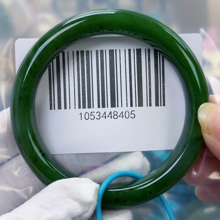 和田玉未镶嵌手镯微瑕63