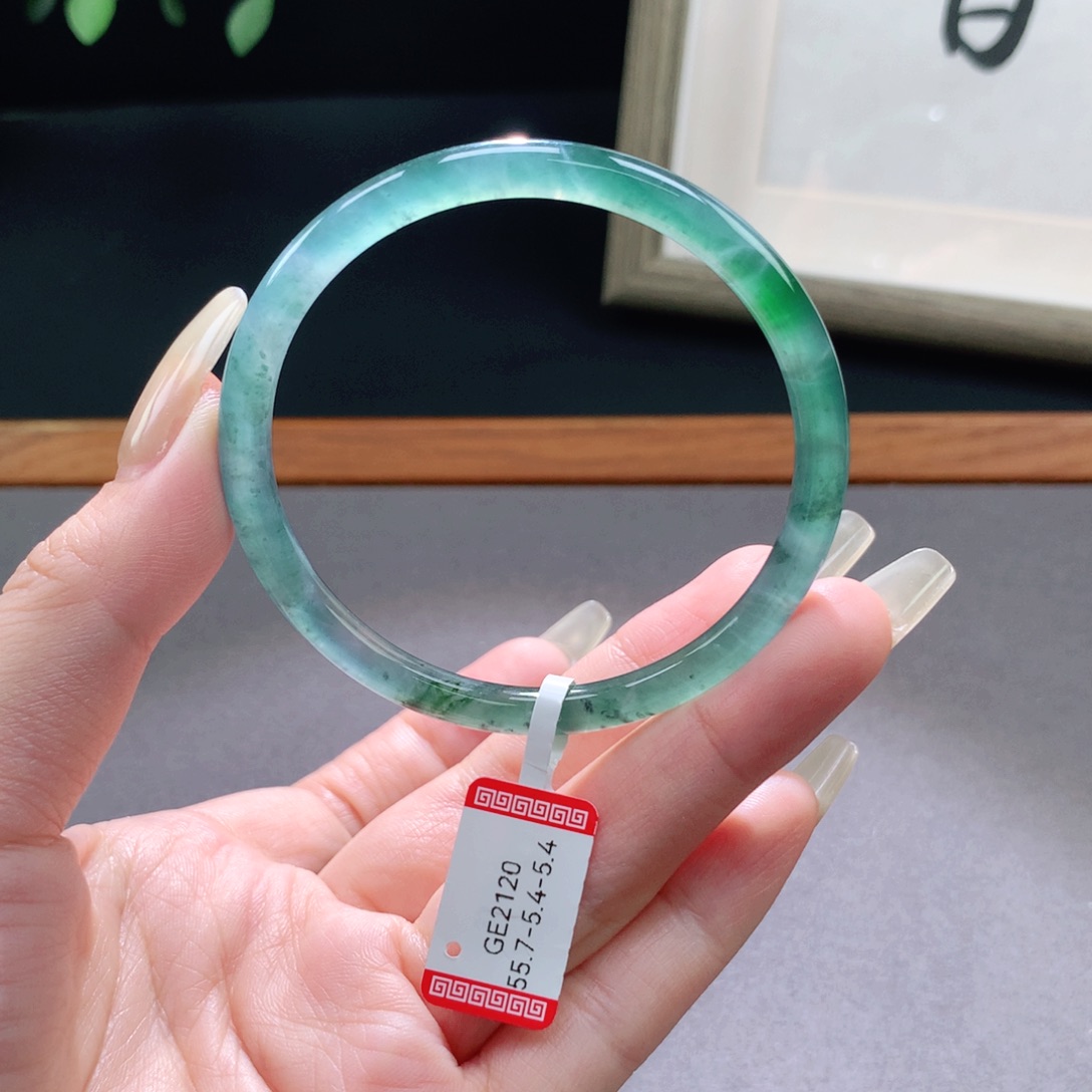 翡翠手镯未镶嵌天然翡翠手镯