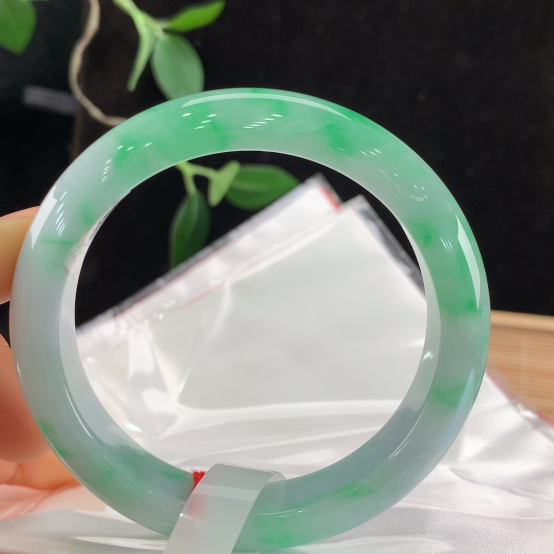 翡翠手镯未镶嵌111-0250