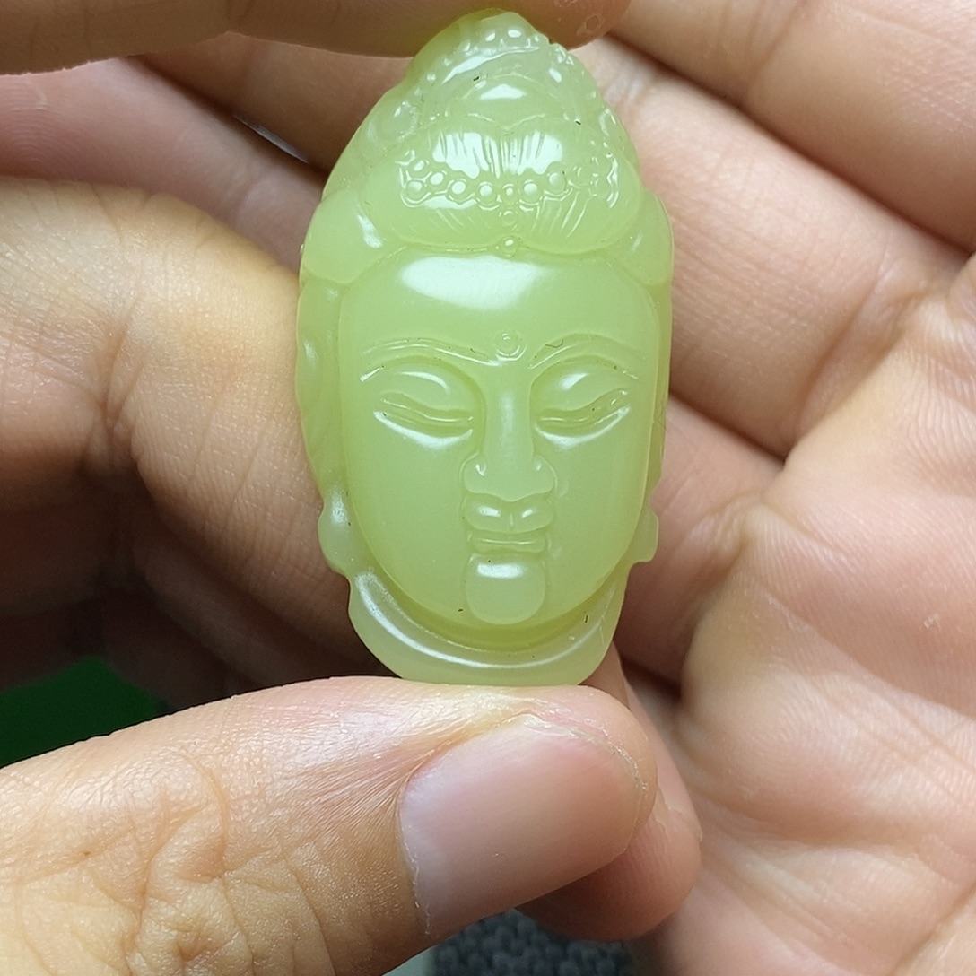 玉****颈饰未镶嵌和田玉