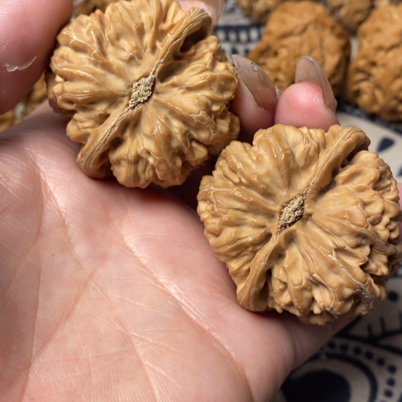 【闪购商品】文玩核桃吊坠崔粗筋。花