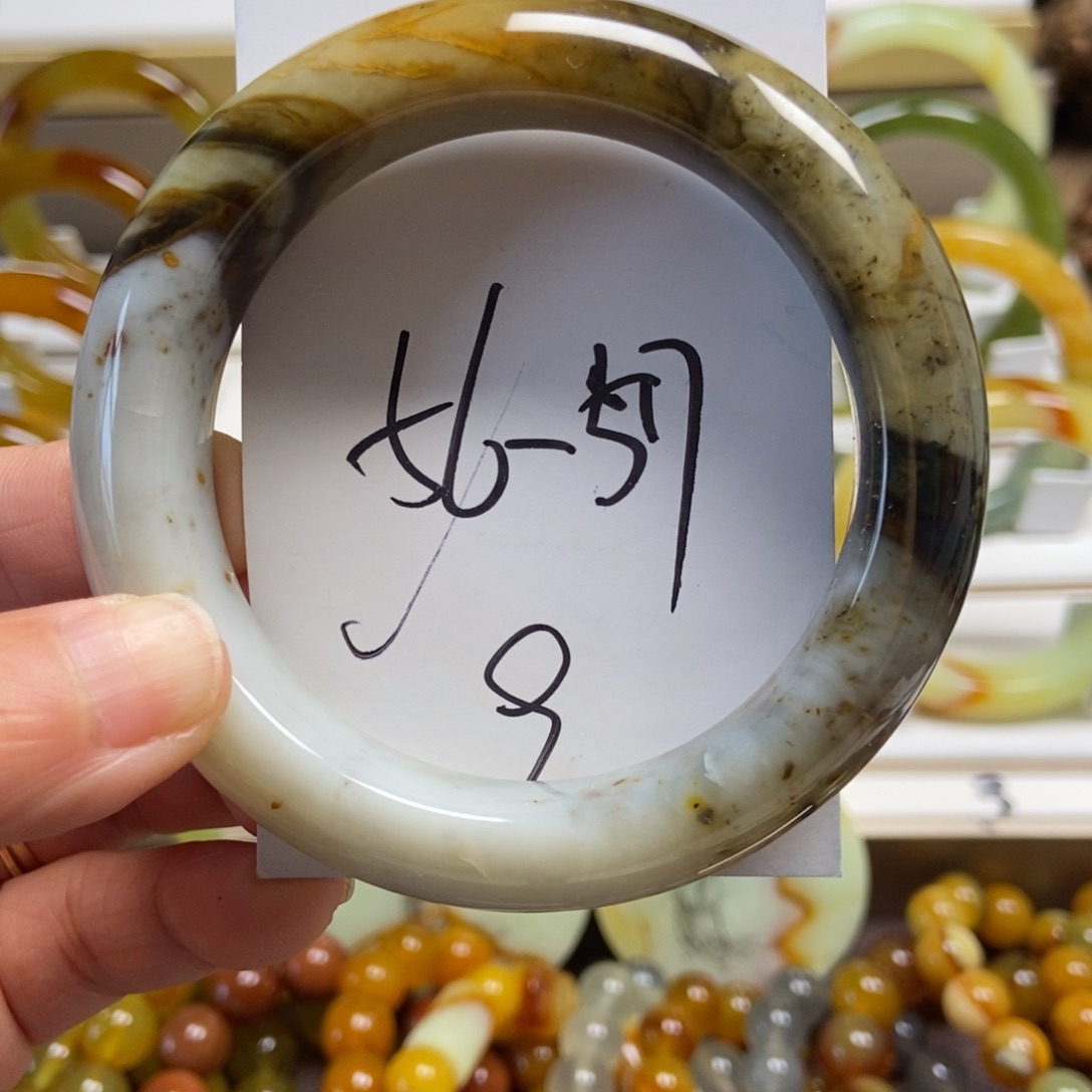 蛇纹石玉手串未镶嵌