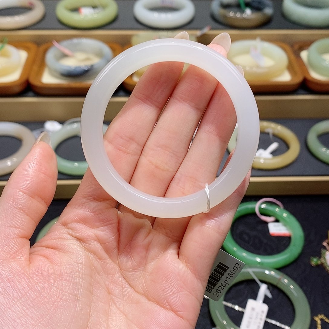 和田玉手镯未镶嵌高冰白