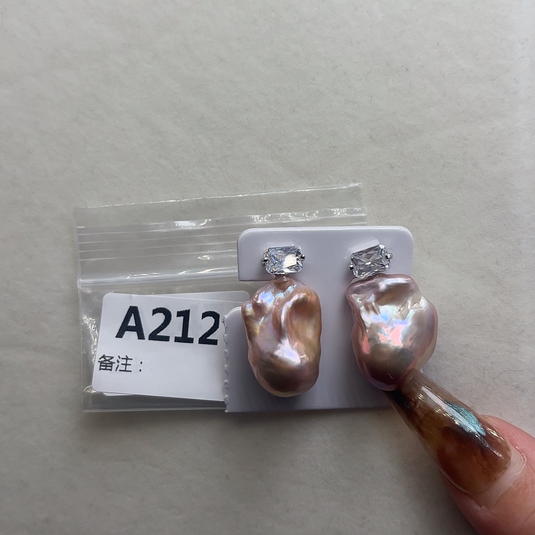 银S925镶嵌耳饰淡水珍珠