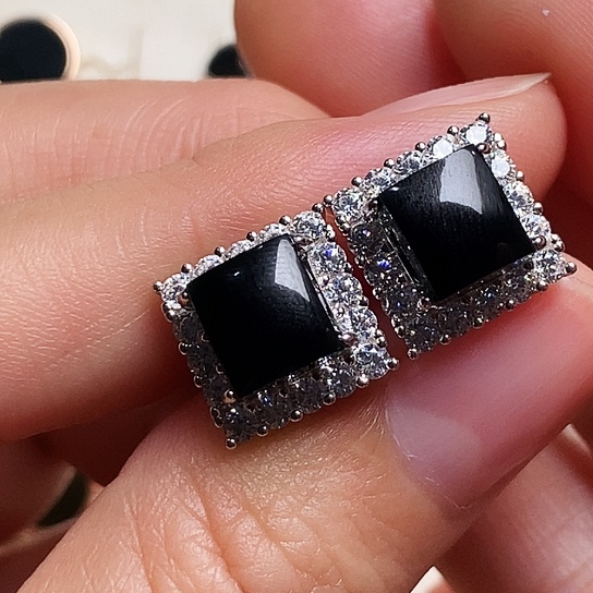 鸿***楼翡翠银S925镶嵌耳饰