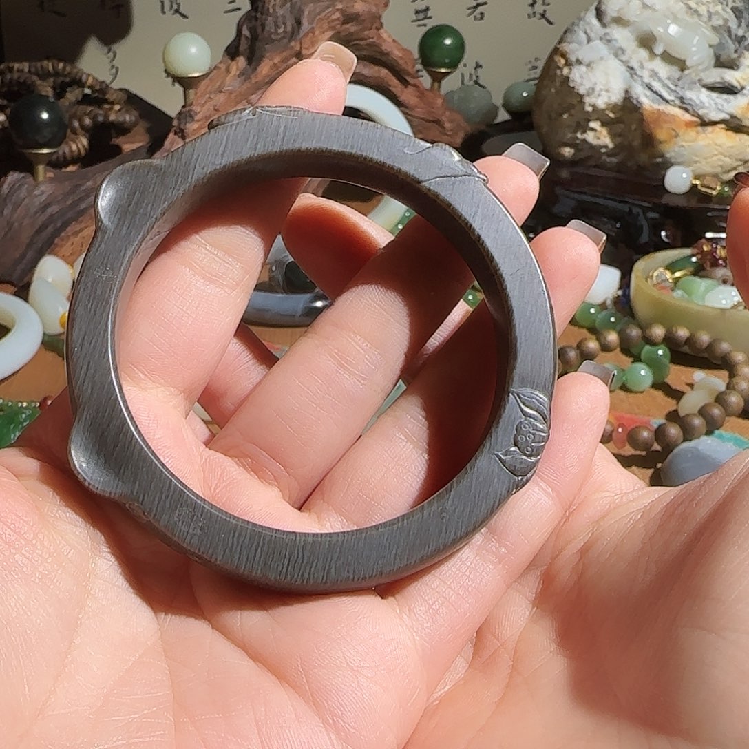 和田玉未镶嵌手镯59