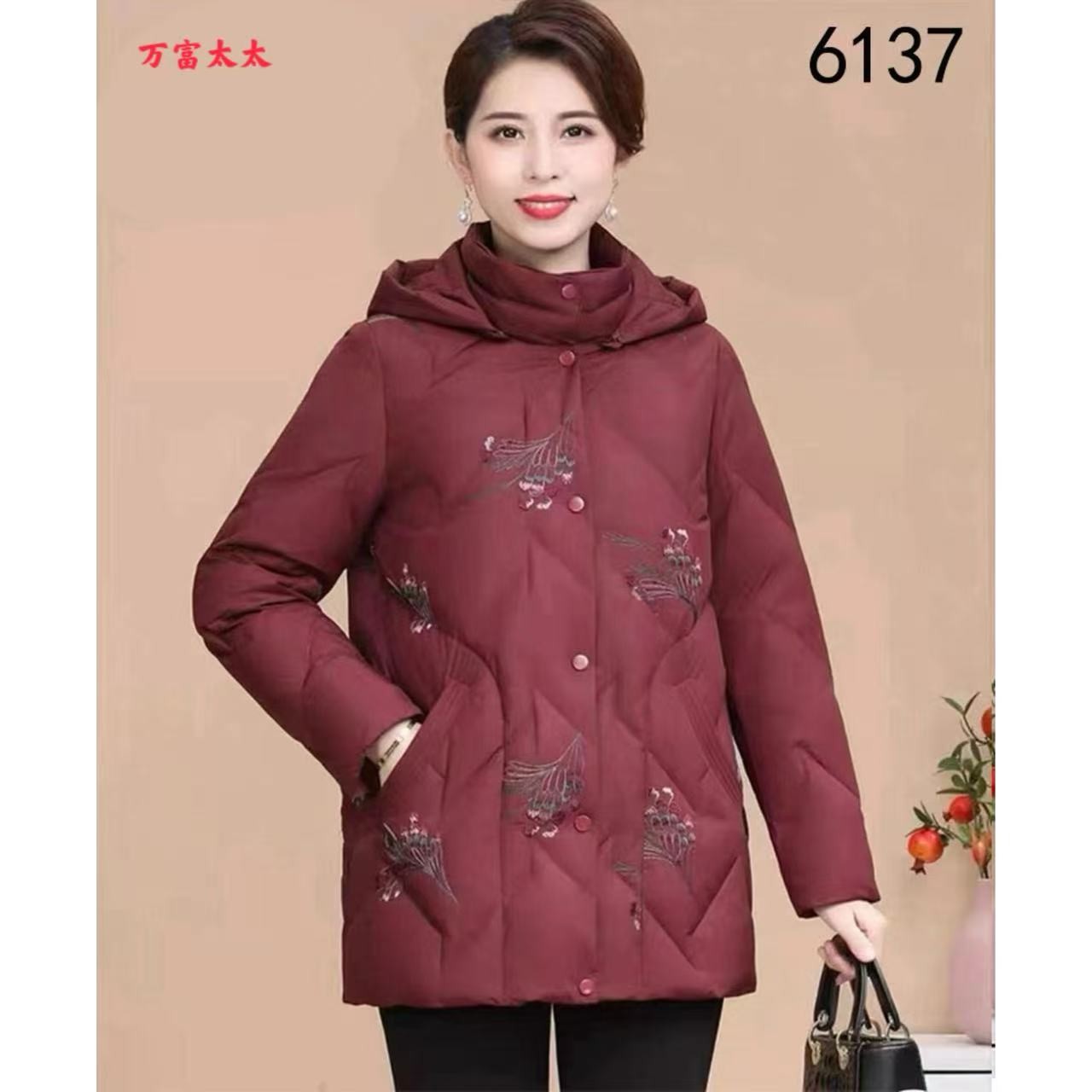 中老年连帽时尚羽绒服白鸭绒90绒