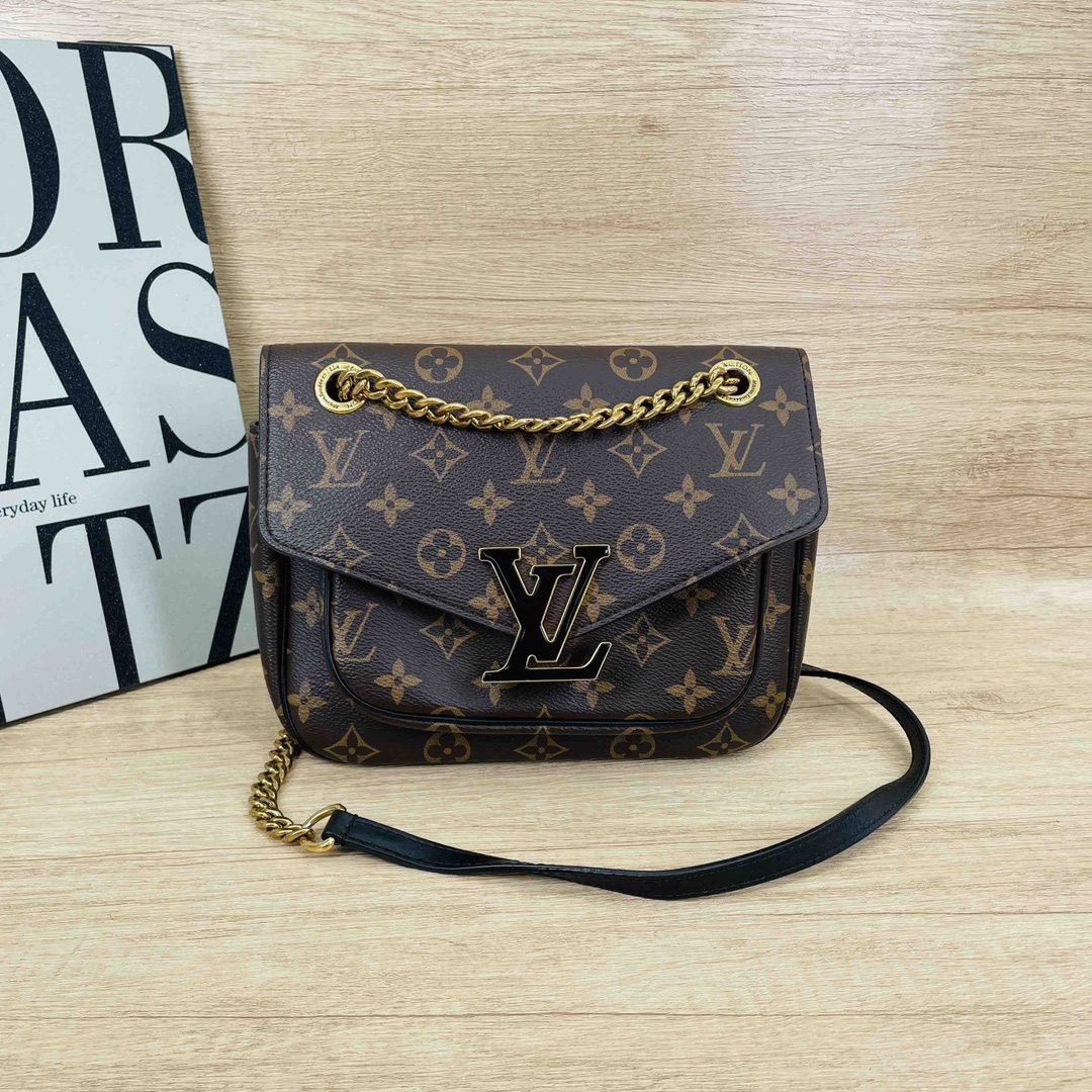 95新 LV  LV 手提单肩斜挎包女包 40689
