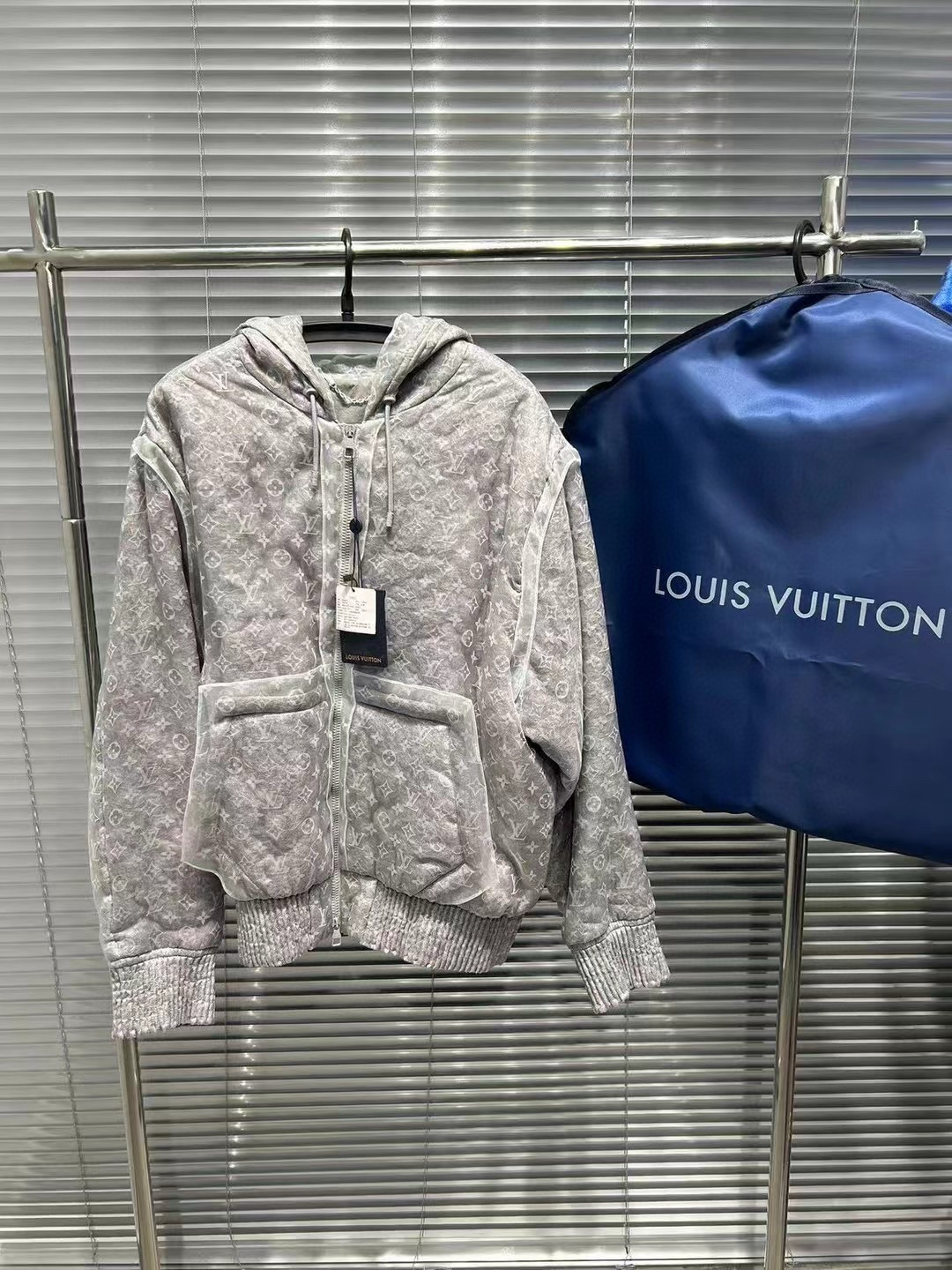 Louis Vuitton经典爆款欧根纱环保系列棉外套拉链帽衫/48码/全新