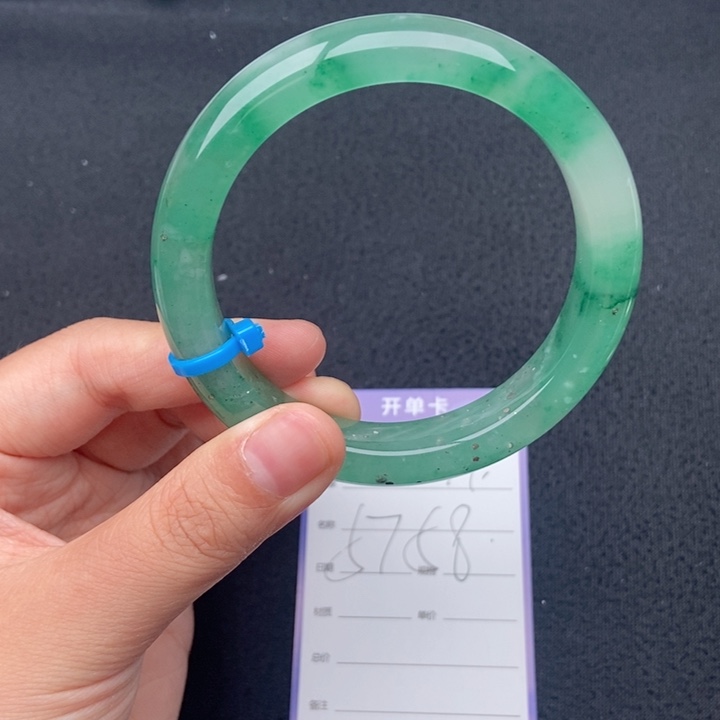 石英质玉（非洲翠）手镯未镶嵌171