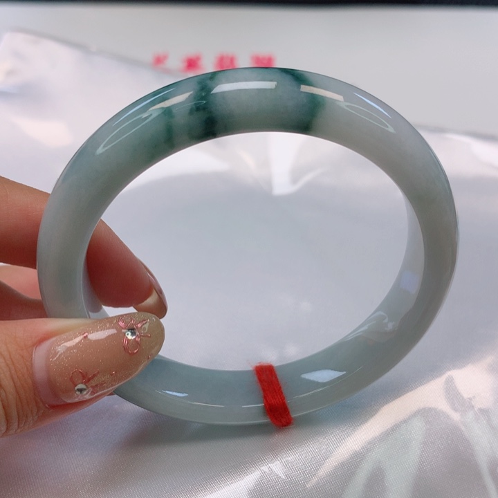 翡翠手镯未镶嵌快**生56圈