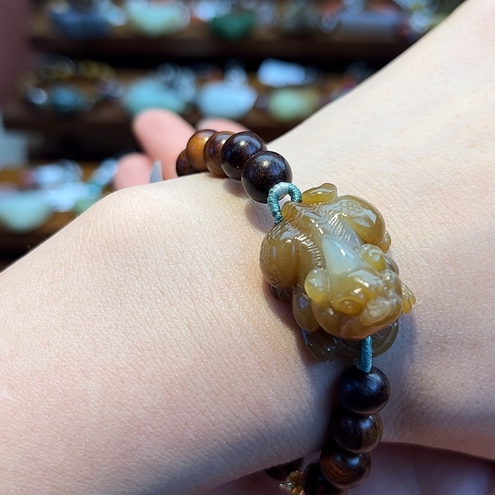 神***娘和田玉未镶嵌手链