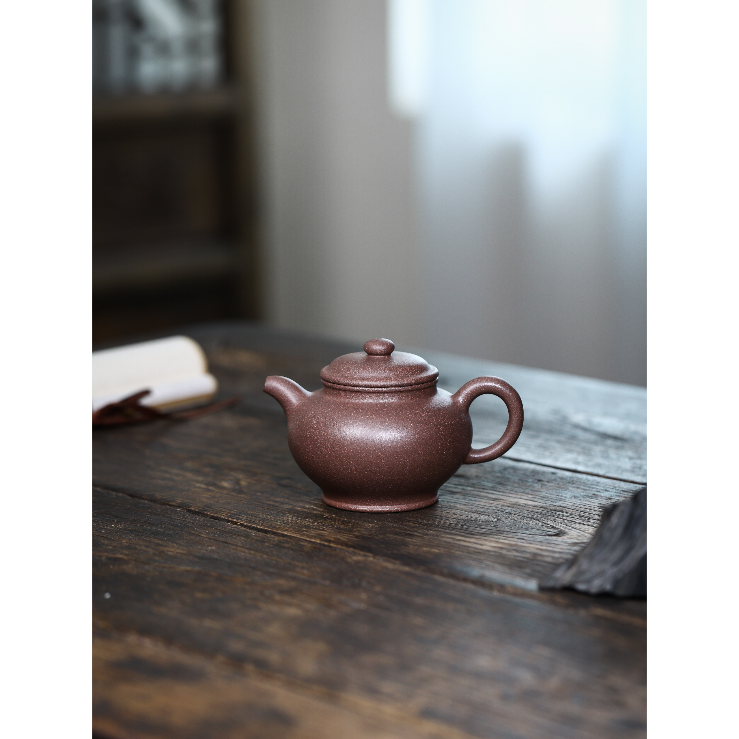 金凤 掇只 手磨天青泥 容量：240cc正宗宜兴原矿纯手工紫砂壶