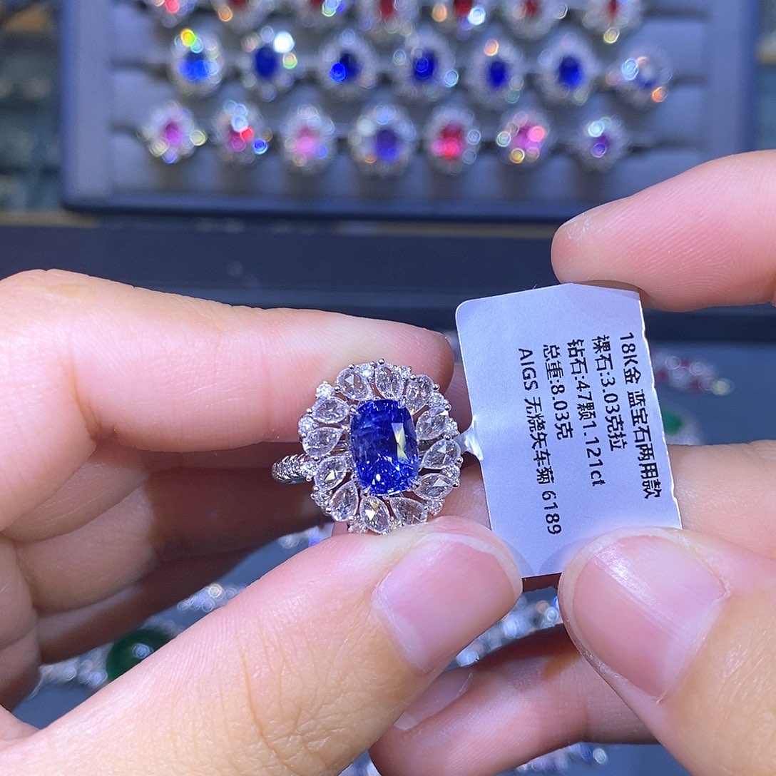 蓝宝石戒指18K金镶嵌