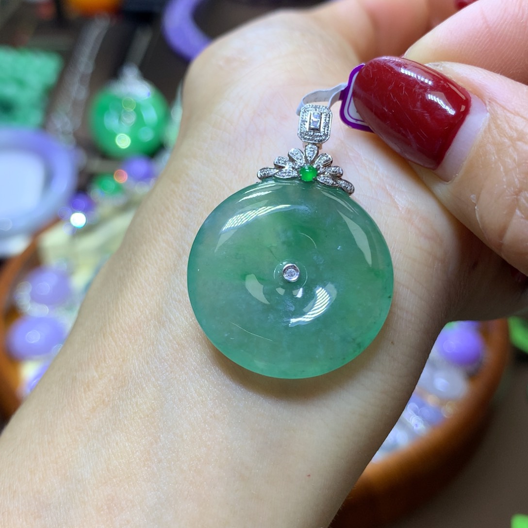 【闪购商品】翡翠颈饰18K金镶嵌一**金翡翠