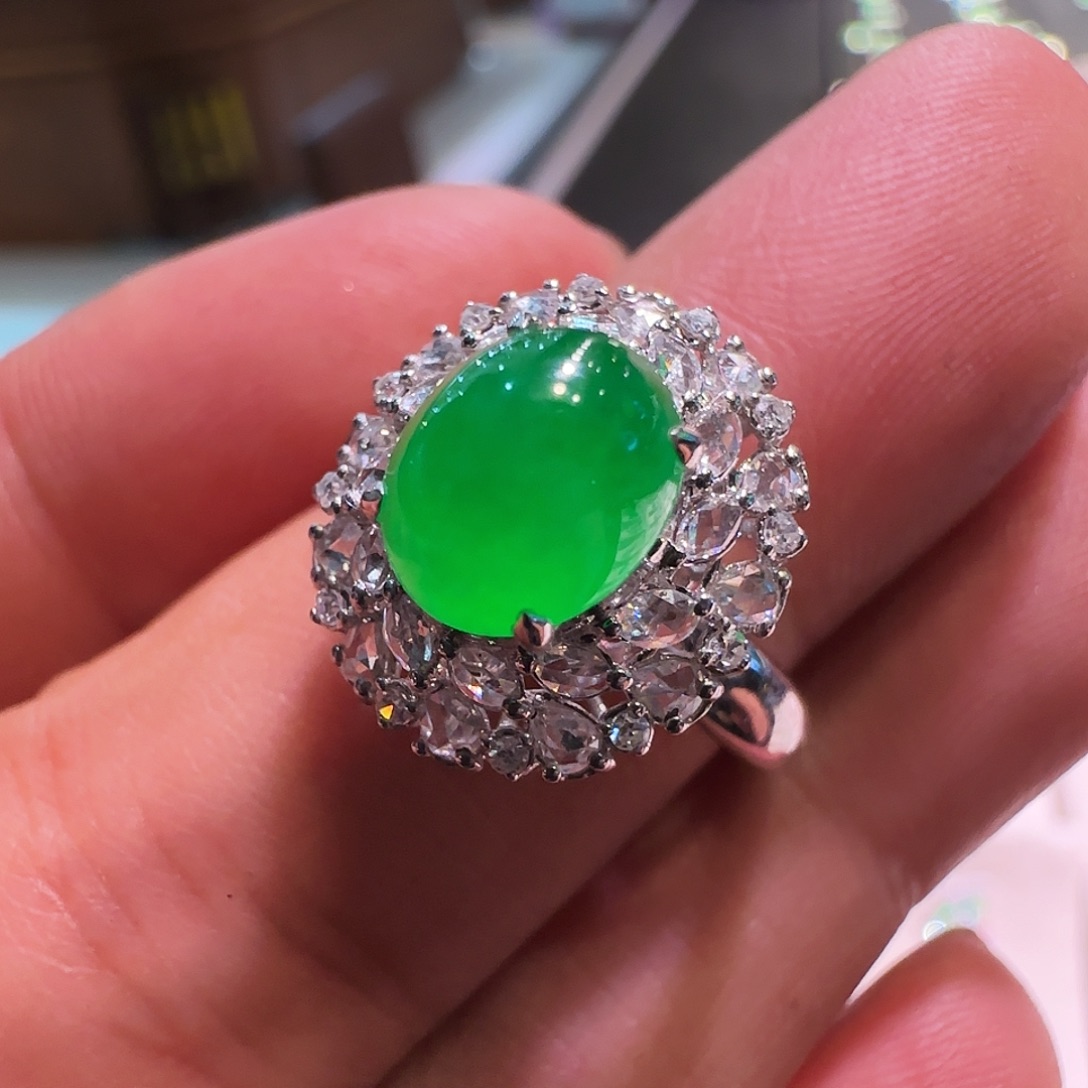 翡翠18K金镶嵌戒指