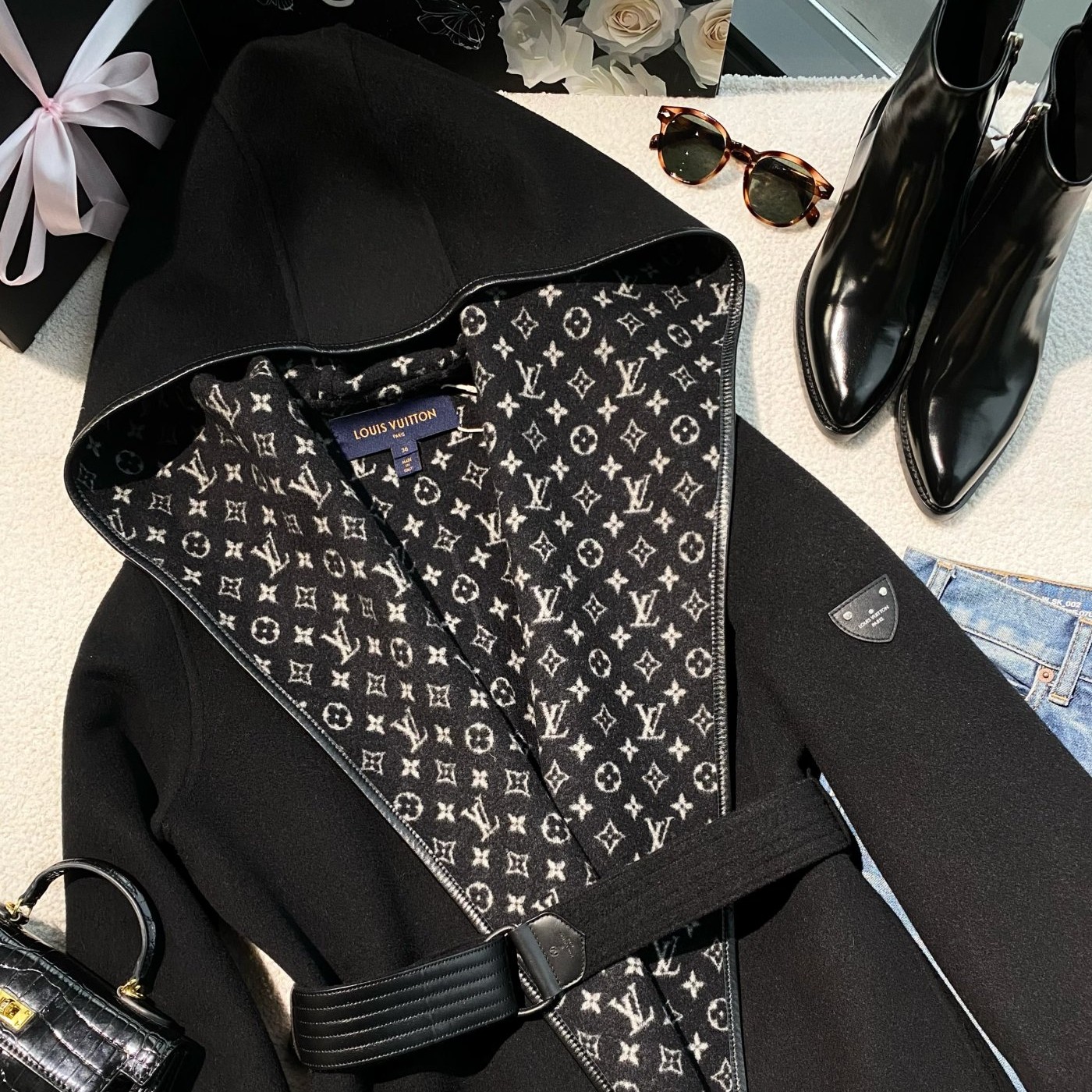 95新 LouisVuitton/路易威登 pp1542 羊毛 黑色老花浴袍大衣 36码