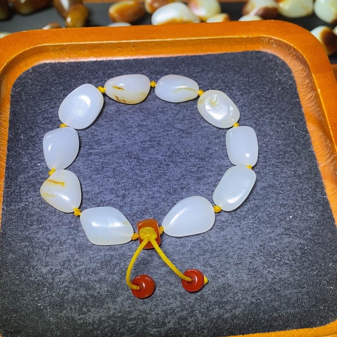 和田玉未镶嵌手串