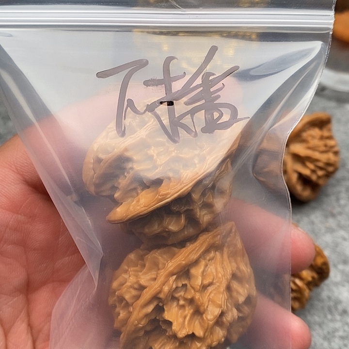 把件文玩核桃三棱