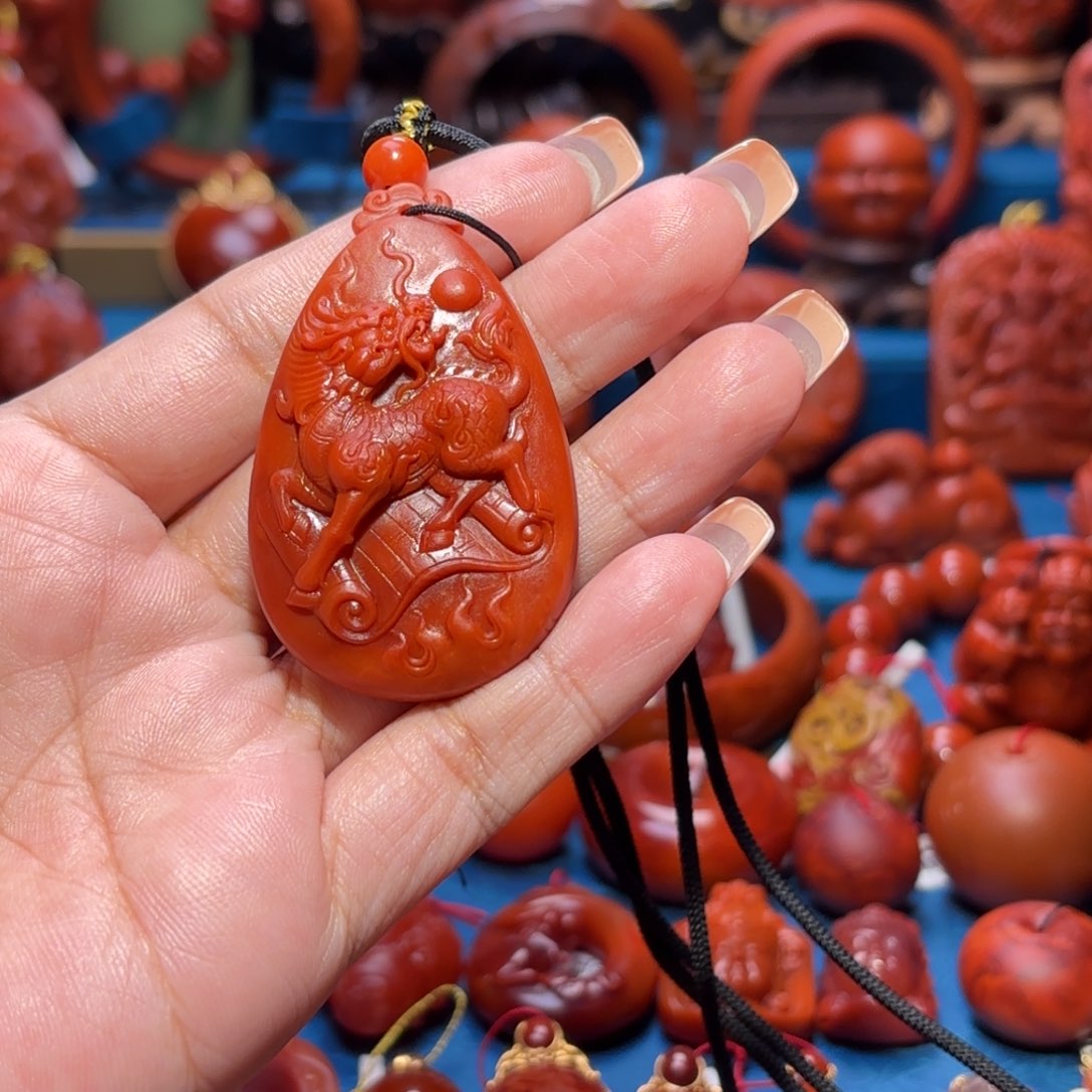 未镶嵌雕刻南红玛瑙萌***记