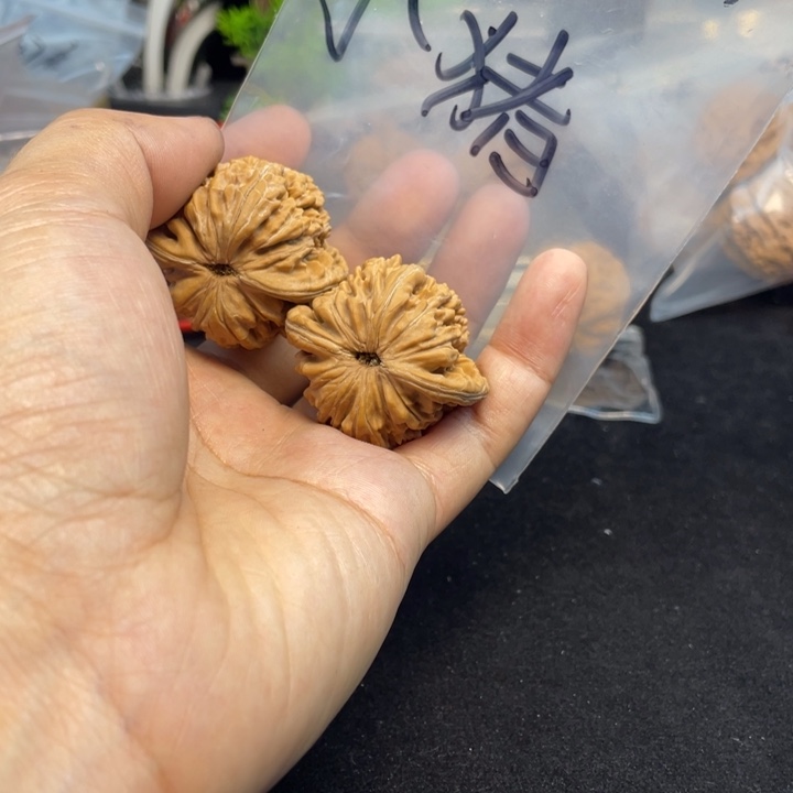 文玩核桃把件小*四座楼