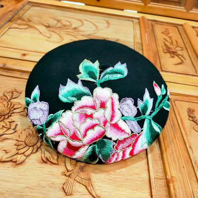 白雪民族风重工刺绣贝雷帽