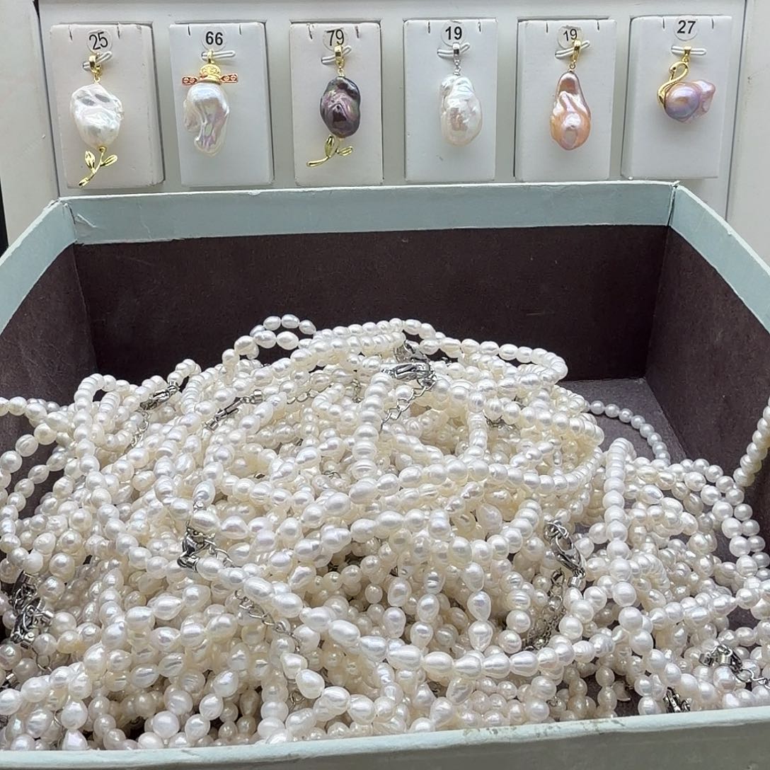 淡水珍珠颈饰合金