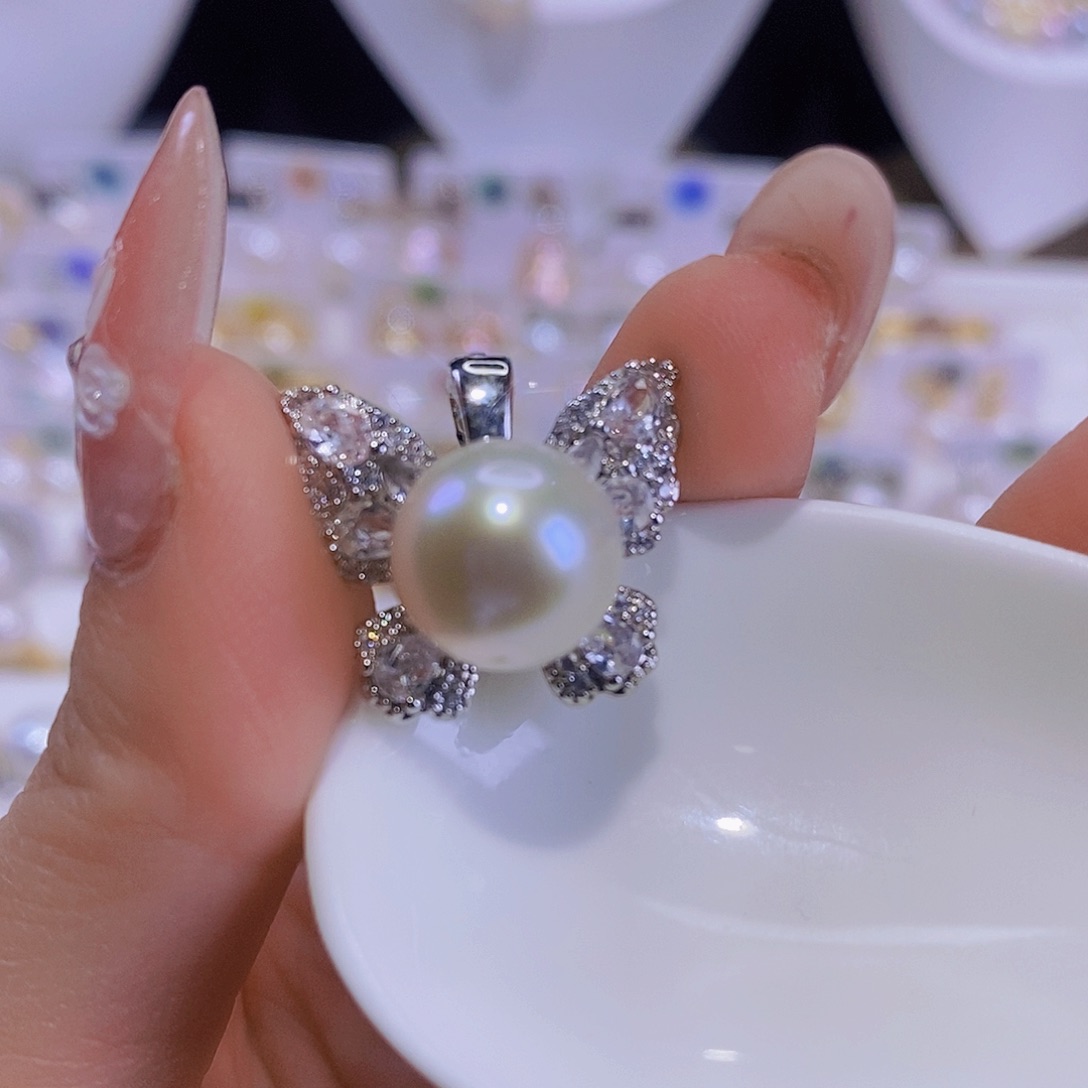 淡水珍珠合金颈饰