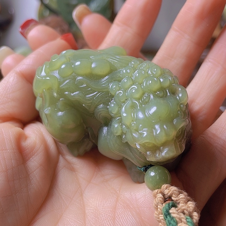 未镶嵌岫岩河磨玉（透闪石质玉）把件蓝*