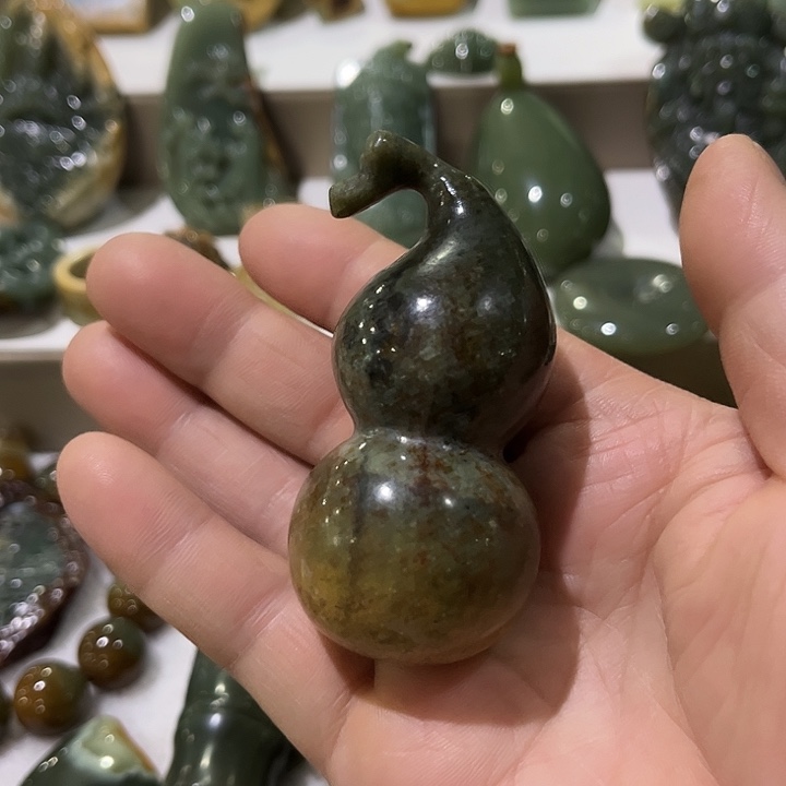 岫岩河磨玉（透闪石质玉）未镶嵌把件