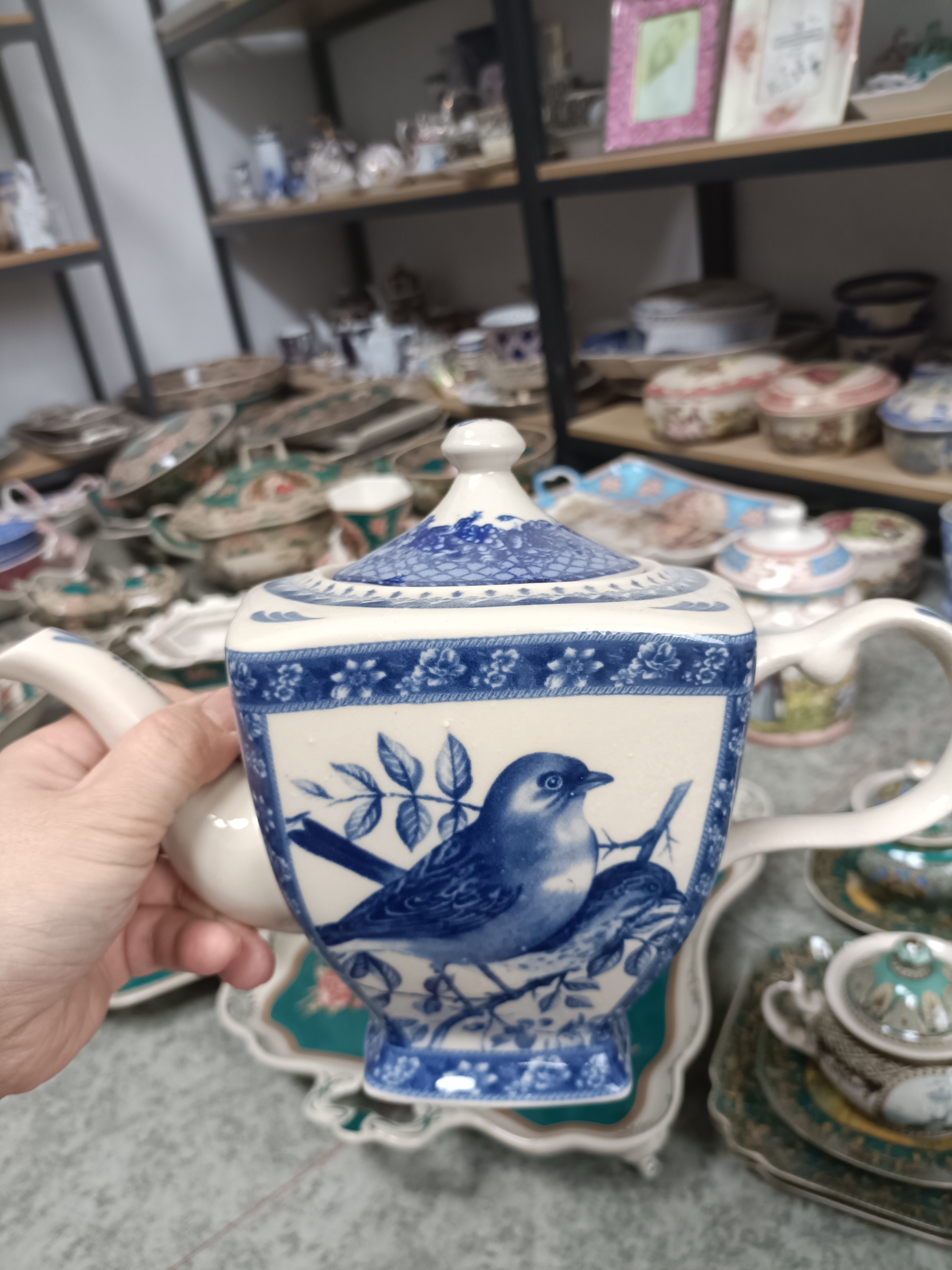 欧洲名画蓝色茶壶
