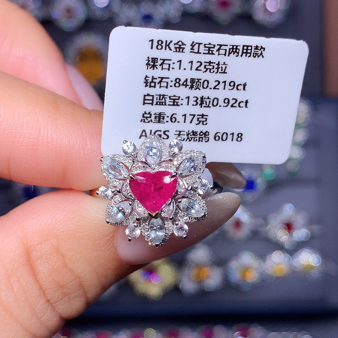 红宝石戒指18K金镶嵌