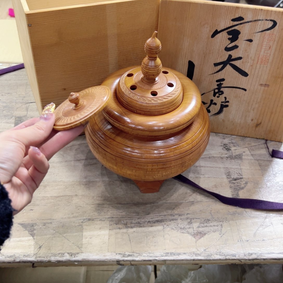 瓷片陶瓷和铝材料在一起