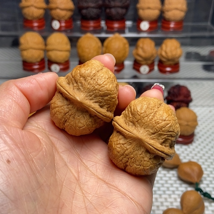 文玩核桃把件11方尊