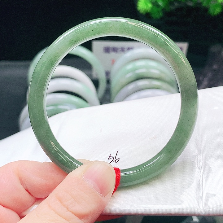 翡翠未镶嵌手镯111