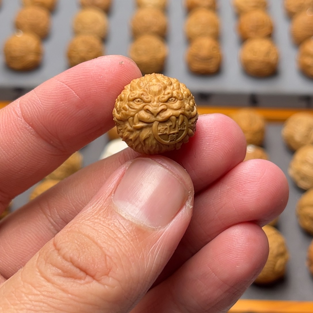 猴头核桃吊坠吞金兽