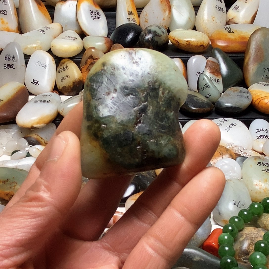 和田玉颈饰未镶嵌吊坠