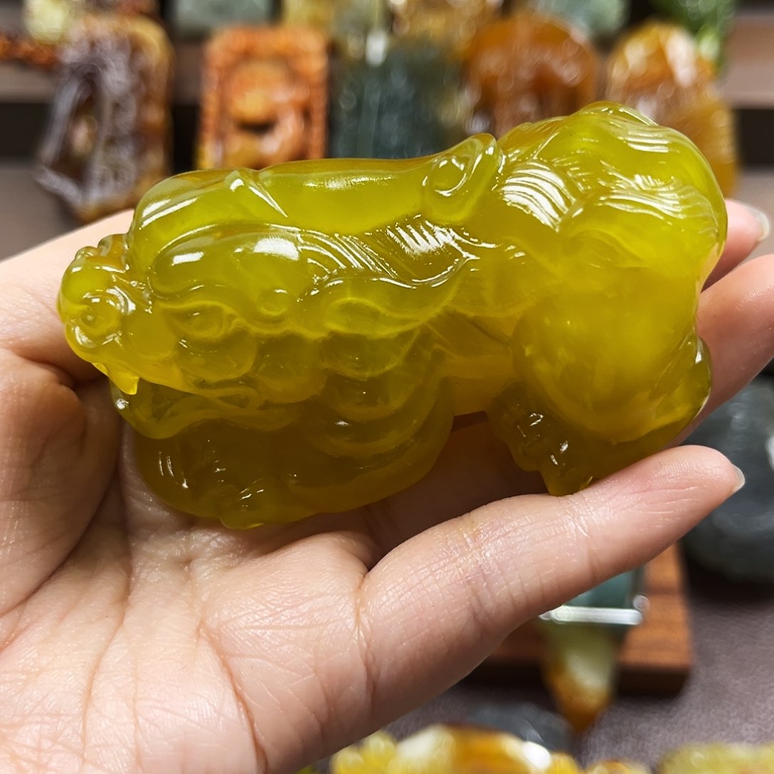 蛇纹石玉颈饰未镶嵌