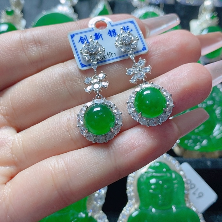 翡翠颈饰未镶嵌