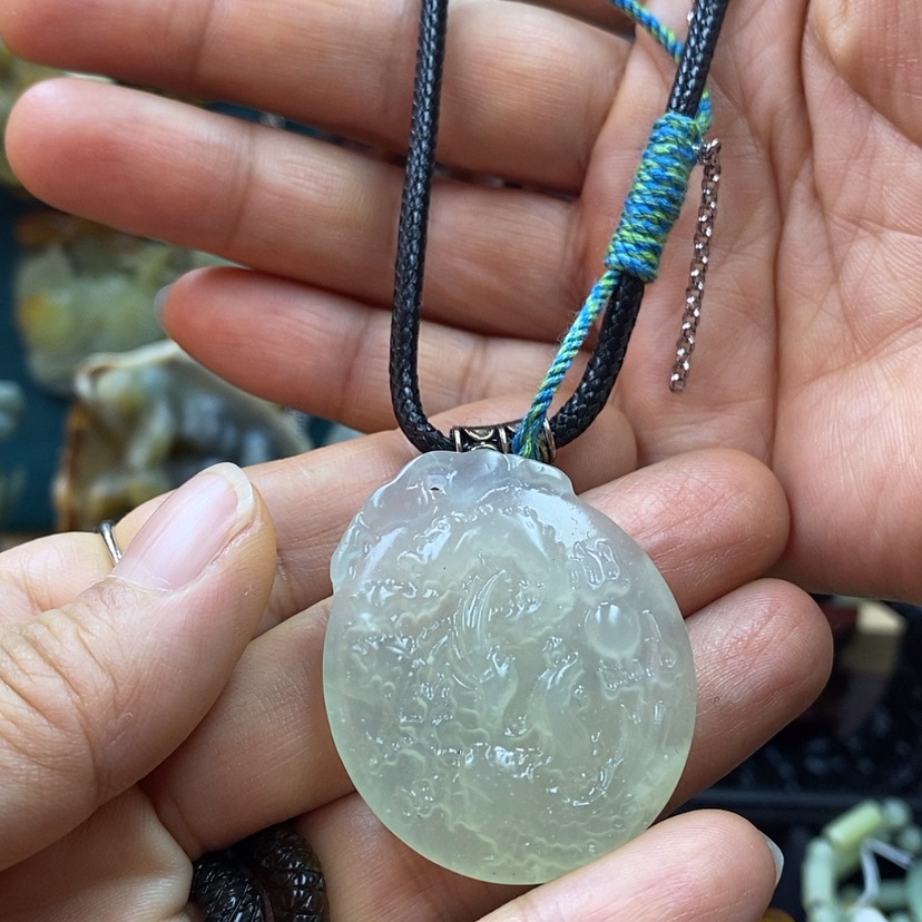 【闪购商品】蛇纹石玉吊坠未镶嵌