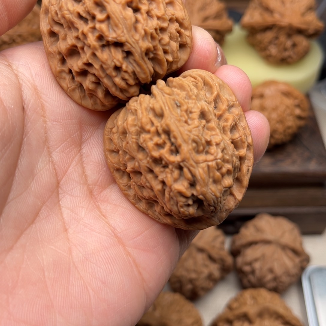 【闪购商品】卿文玩核桃手把件39南疆石