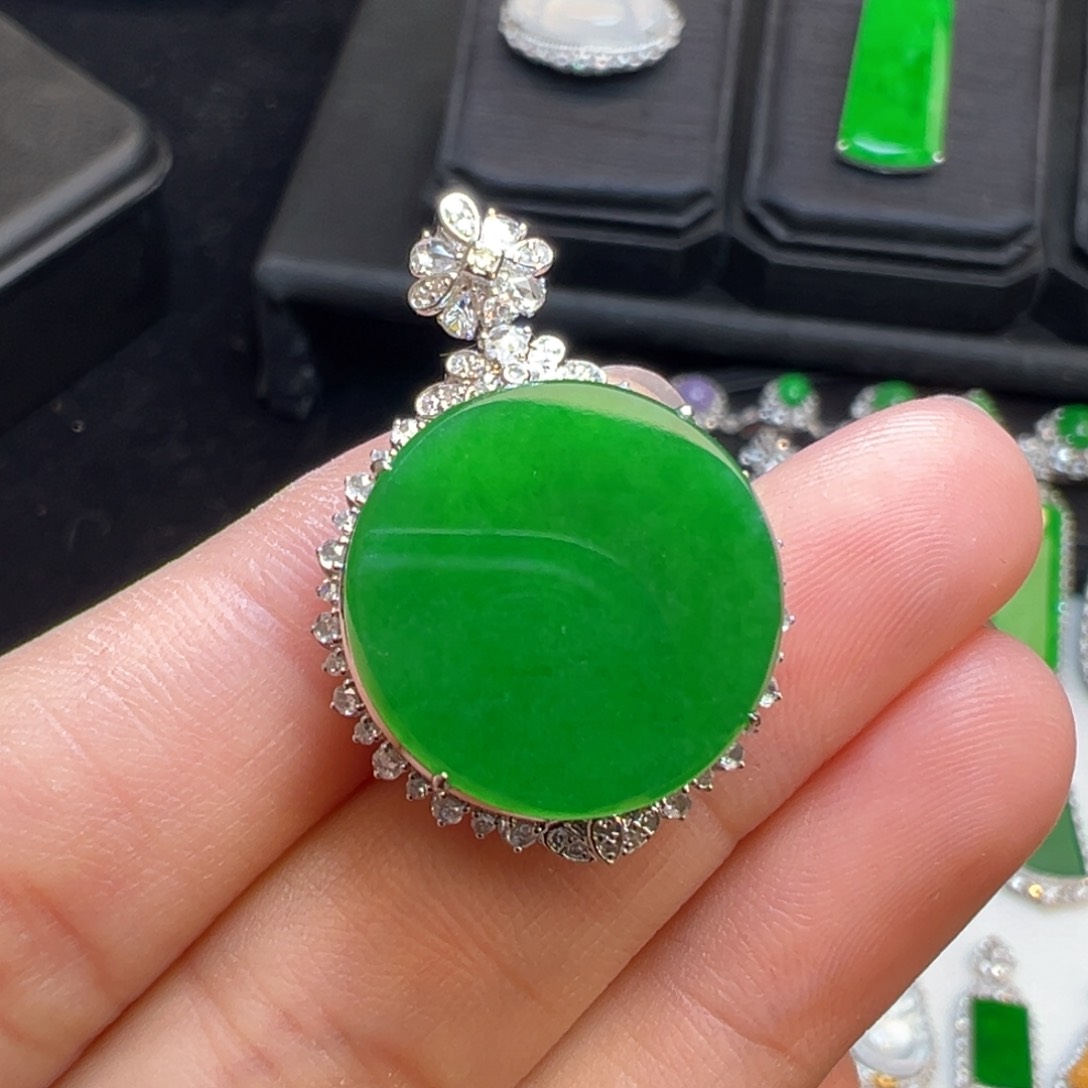 翡翠吊坠(不含链)18K金镶嵌收到货48小时鉴赏期