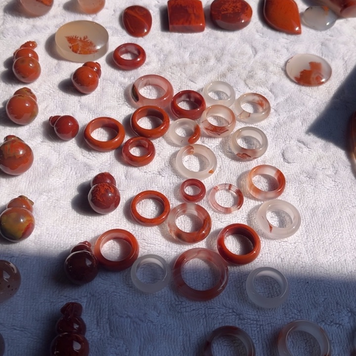 南红玛瑙珠子未镶嵌老**家