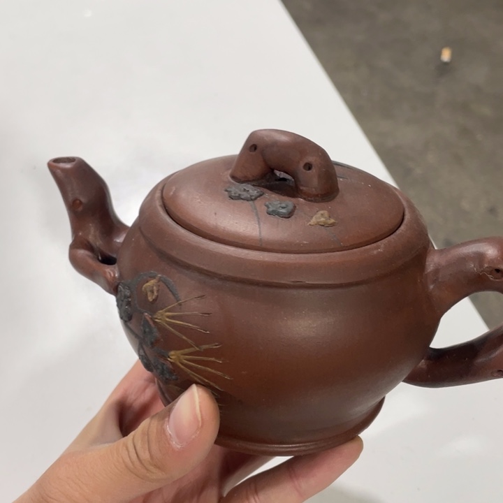 紫砂茶壶老厂紫砂壶一件。